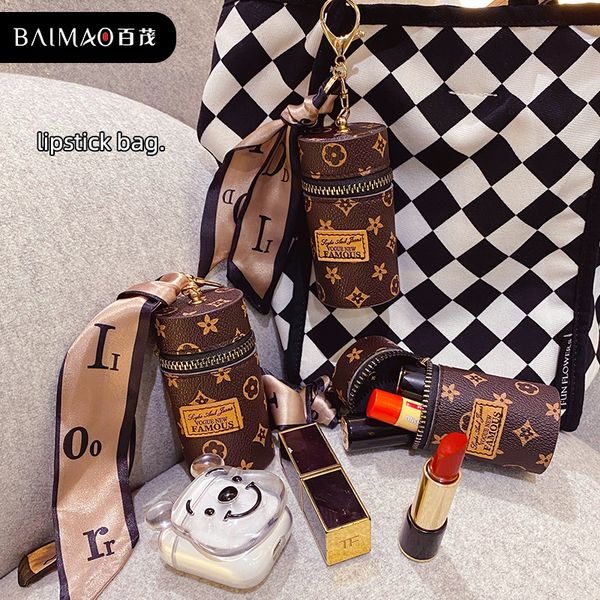 2021 keychain key chain buckle lovers car keychain handmade leather keychains men women bags pendant accessories 4 color 65221 with box, Silver
2021 keychain key chain buckle lovers car keychain handmade leather keychains men women bags pendant accessories 4 color 65221 with box, Silver