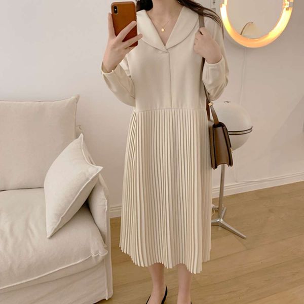 oversized autumn with lapel showing thin pleated dress fat mm super fairy french temperament over knee long skirt, Black;gray
oversized autumn with lapel showing thin pleated dress fat mm super fairy french temperament over knee long skirt, Black;gray