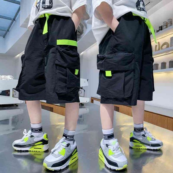men's summer new 2021 sports middle school children's shorts tide brand boys' pants, White;black
men's summer new 2021 sports middle school children's shorts tide brand boys' pants, White;black