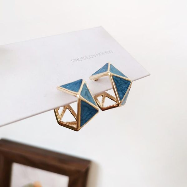 hoop & huggie fashion restoring ancient ways of ear ring ins wind c word stud earrings niche design 138, Golden;silver
hoop & huggie fashion restoring ancient ways of ear ring ins wind c word stud earrings niche design 138, Golden;silver