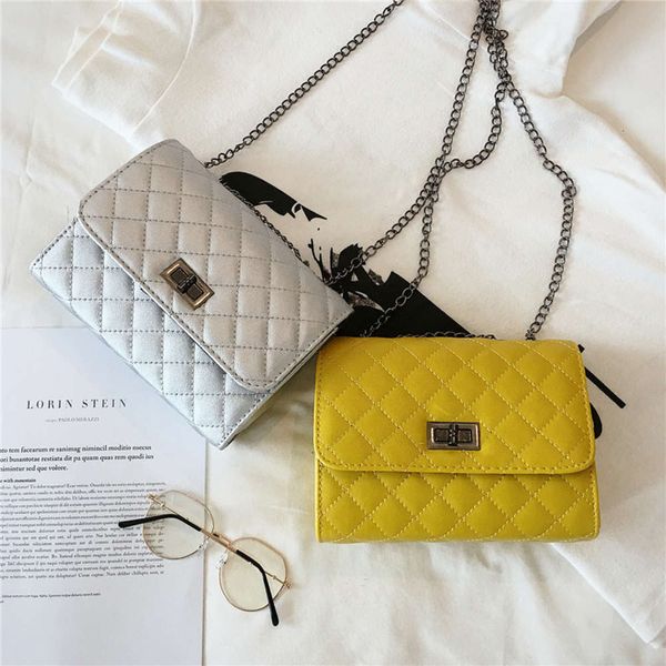 hbp 2019 new women's korean fashion versatile lingge small fragrance mini one shoulder messenger chic chain bag
hbp 2019 new women's korean fashion versatile lingge small fragrance mini one shoulder messenger chic chain bag