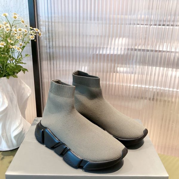 2021ss luxury designer women men shoes autumn and winter socks shoe with box, Red;white
2021ss luxury designer women men shoes autumn and winter socks shoe with box, Red;white