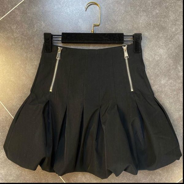 2021 new summer fashion tide casual solid patchwork white black zipper high waist loose short skirt women sb804
2021 new summer fashion tide casual solid patchwork white black zipper high waist loose short skirt women sb804