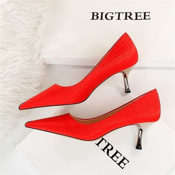women's red pointed silk shoes, 5cm high heels, women's fashion wedding shoes, Black
women's red pointed silk shoes, 5cm high heels, women's fashion wedding shoes, Black