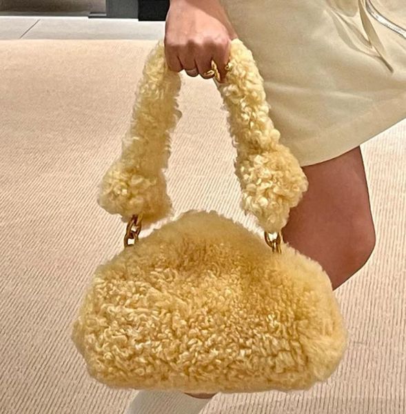 evening bags plush handbag single shoulder underarm bag 2022 fall/winter women's
evening bags plush handbag single shoulder underarm bag 2022 fall/winter women's