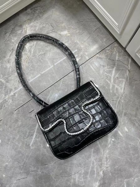 new design rhinestone rimmed crocodile underarm bag cowhide t-shaped bag
new design rhinestone rimmed crocodile underarm bag cowhide t-shaped bag