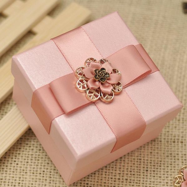 gift wrap 30pcs lot elegant pink blue birthday anniversary party chocolate boxes bridesmaid gifts wedding marriage candy box wholesales
gift wrap 30pcs lot elegant pink blue birthday anniversary party chocolate boxes bridesmaid gifts wedding marriage candy box wholesales