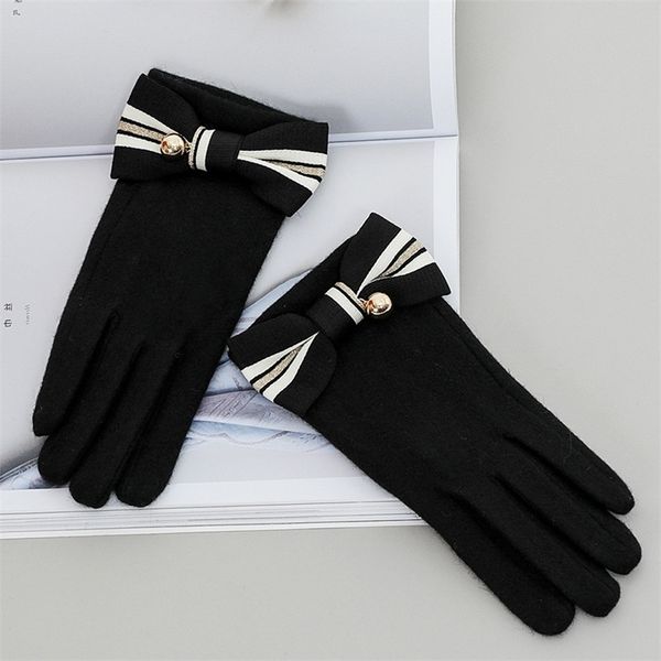 korean fleece touch screen gloves plush thickened warm and lovely women's winter outdoor, Black
korean fleece touch screen gloves plush thickened warm and lovely women's winter outdoor, Black