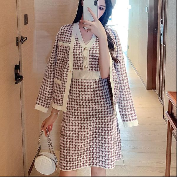 new autumn winter sweater set houndstooth knitted 2 piece set women cardigan jacket coat vest mini suits two piece set, Gray
new autumn winter sweater set houndstooth knitted 2 piece set women cardigan jacket coat vest mini suits two piece set, Gray