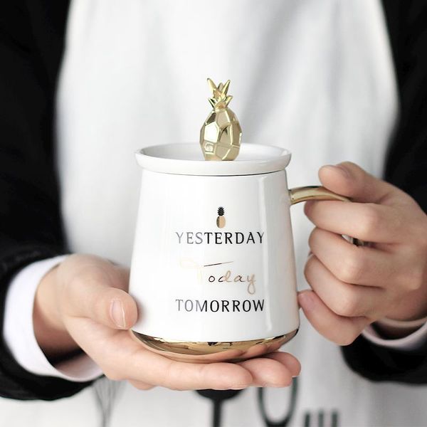 gold pineapple mug coffee cups ceramics cup handle mugs with cover home breakfast milk mug gifts
gold pineapple mug coffee cups ceramics cup handle mugs with cover home breakfast milk mug gifts