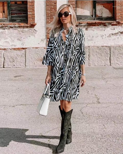 casual dresses 2021 summer zebra stripes dress vintage flare three quarter sleeve mini street women sundress, Black;gray
casual dresses 2021 summer zebra stripes dress vintage flare three quarter sleeve mini street women sundress, Black;gray