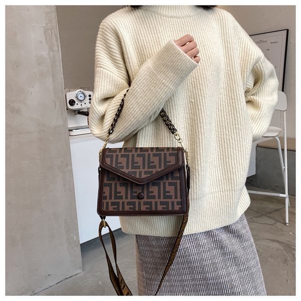 fashion bag female new fashion messenger bag simple letter small square chain bar shoulder handbags premium 9a54
fashion bag female new fashion messenger bag simple letter small square chain bar shoulder handbags premium 9a54