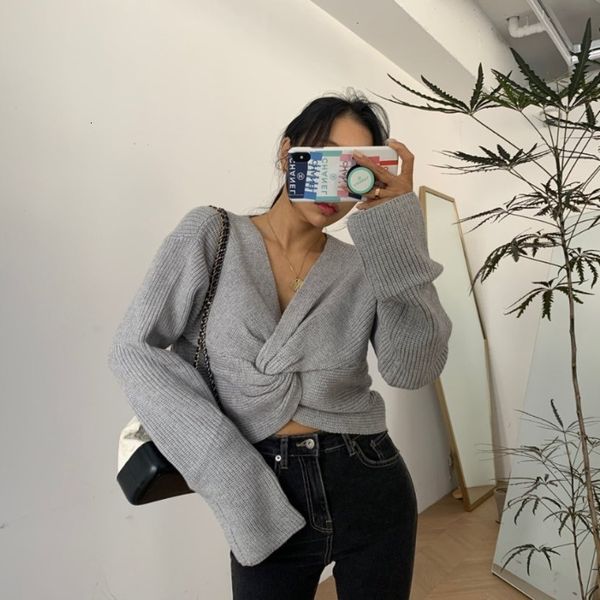 2021 new autumn korean retro solid off the shoulder twisted knot short full v neck t-shirt sweater women n69i, White;black
2021 new autumn korean retro solid off the shoulder twisted knot short full v neck t-shirt sweater women n69i, White;black