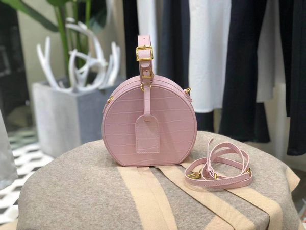 2021 fashion luxury designer women's piece new shoulder bag mini round bag hardware crocodile print round bucket bag
2021 fashion luxury designer women's piece new shoulder bag mini round bag hardware crocodile print round bucket bag