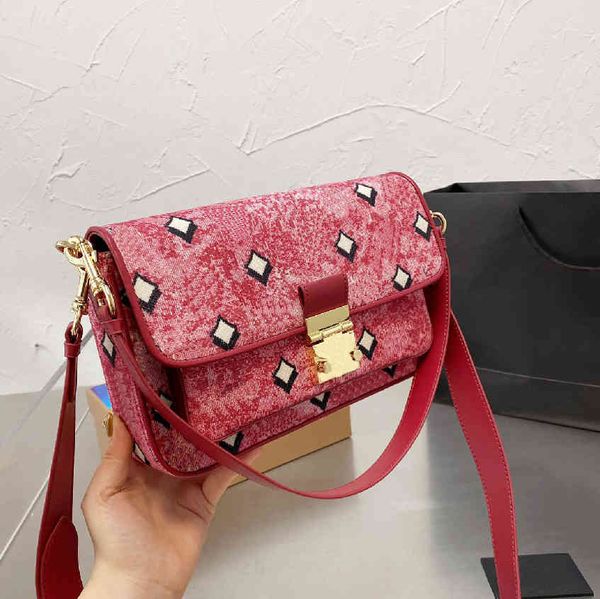 designer bags21fw women's messenger bag crossbody designer shoulder bags fashion with classic letter print canvas handbag walletluxury
designer bags21fw women's messenger bag crossbody designer shoulder bags fashion with classic letter print canvas handbag walletluxury