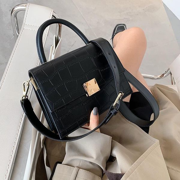 evening bags womens handbags versatile fashion simple shoulder red small square bag purses1
evening bags womens handbags versatile fashion simple shoulder red small square bag purses1