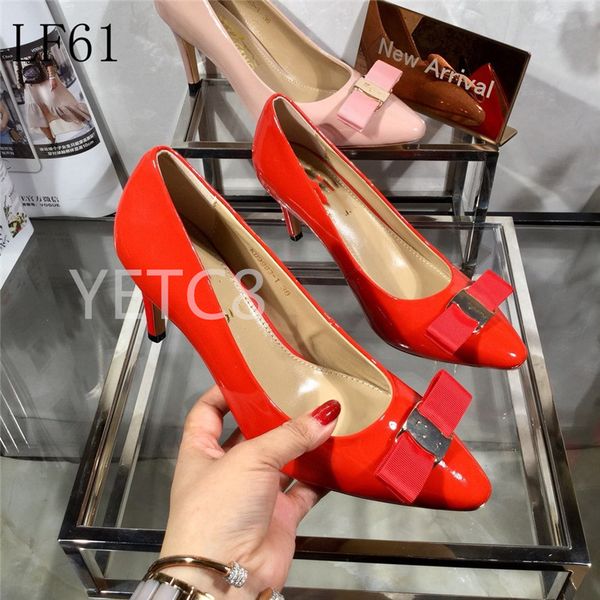 2019 autumn new luxury simple elegant high heels stiletto womens shoes pointed black etiquette professional single shoes wedding shoes
2019 autumn new luxury simple elegant high heels stiletto womens shoes pointed black etiquette professional single shoes wedding shoes