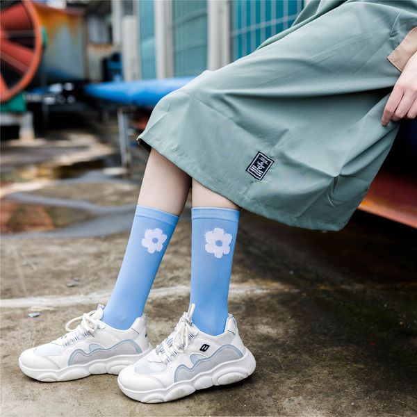 spring autumn all cotton small flower solid color women' tube air conditioning student socks sweat absorbing and breathable, Red;black
spring autumn all cotton small flower solid color women' tube air conditioning student socks sweat absorbing and breathable, Red;black