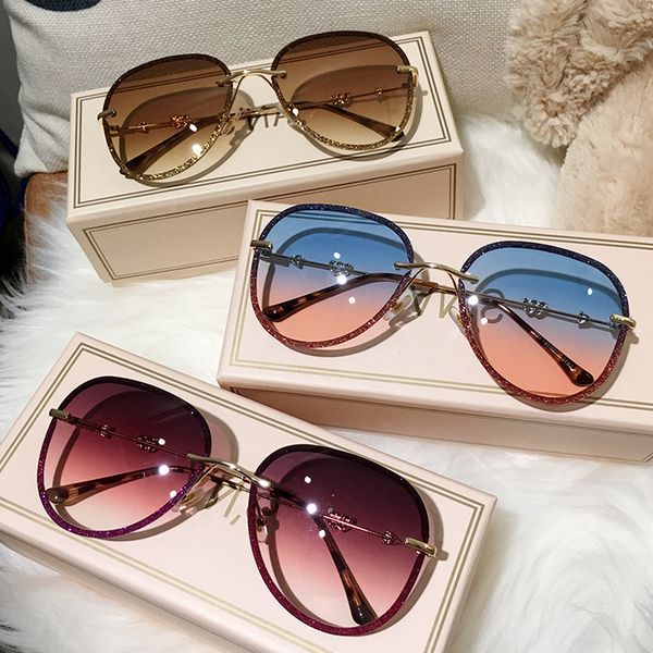 2020 new diamond sunglasses female brand design imitation rhinestones gradient lens uv400 pilot sun glasses women shades s316 glasses wholes, White;black
2020 new diamond sunglasses female brand design imitation rhinestones gradient lens uv400 pilot sun glasses women shades s316 glasses wholes, White;black