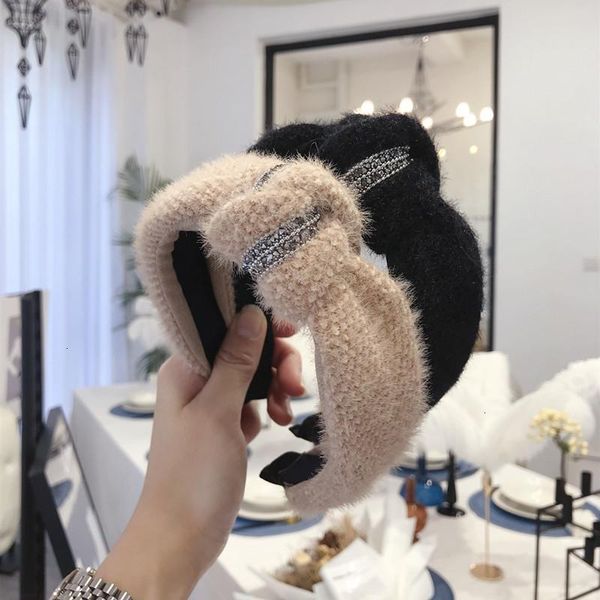 new women girl trendy solid colors cross knot wide hairband sweet headwear hair hoop ornament lady fashion hair accessories gift
new women girl trendy solid colors cross knot wide hairband sweet headwear hair hoop ornament lady fashion hair accessories gift