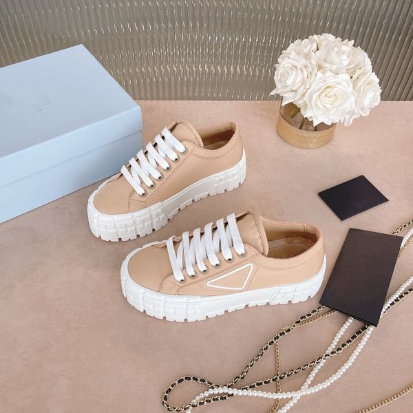 selling fashion triple designer shoes women platform sneakers black white trainers spring autumn sports outdoor casual shoe size 35-41 0615
selling fashion triple designer shoes women platform sneakers black white trainers spring autumn sports outdoor casual shoe size 35-41 0615
