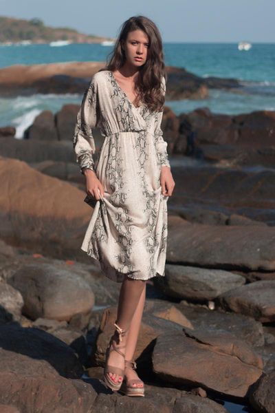 casual dresses linglewei spring and summer women's dress deep v-neck printing thin waist street tide, Black;gray
casual dresses linglewei spring and summer women's dress deep v-neck printing thin waist street tide, Black;gray
