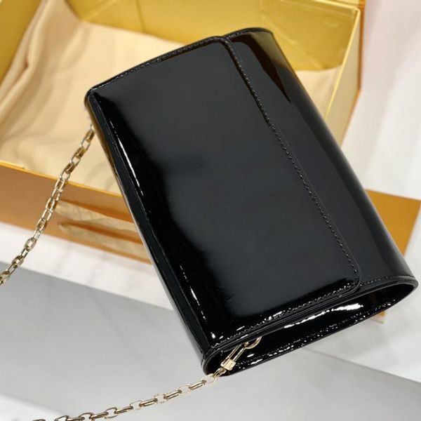 other bags 2021 brand designer shoulder bag women's fashion luxury lockme portable diagonal envelope, Black;red
other bags 2021 brand designer shoulder bag women's fashion luxury lockme portable diagonal envelope, Black;red