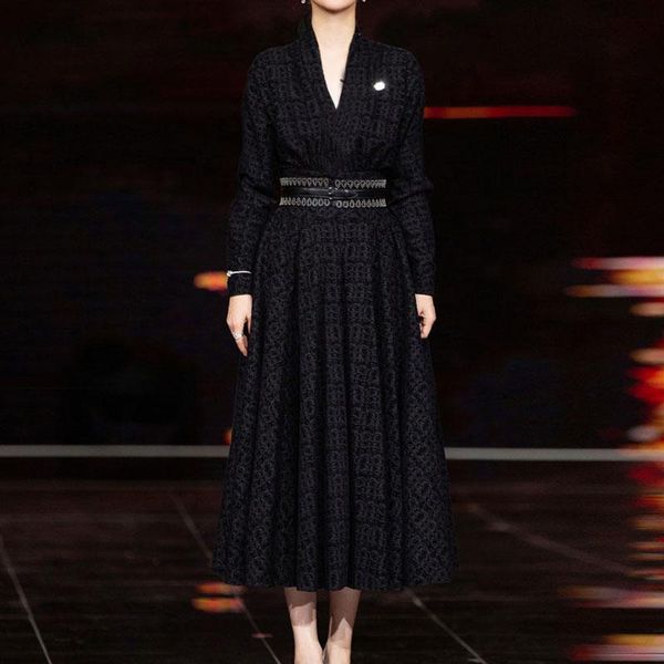 casual dresses 2021 autumn style v-neck long-sleeved belt slim temperament black mid-length dress high-quality women's clothing, Black;gray
casual dresses 2021 autumn style v-neck long-sleeved belt slim temperament black mid-length dress high-quality women's clothing, Black;gray