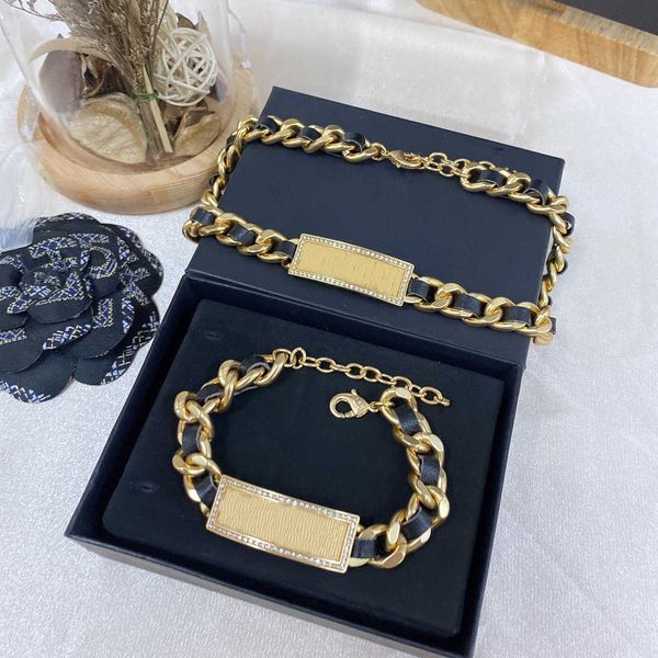 2021 brand fashion jewelry set women thick chain party light gold color crystal choker bracelet c name letter black leather, Silver
2021 brand fashion jewelry set women thick chain party light gold color crystal choker bracelet c name letter black leather, Silver