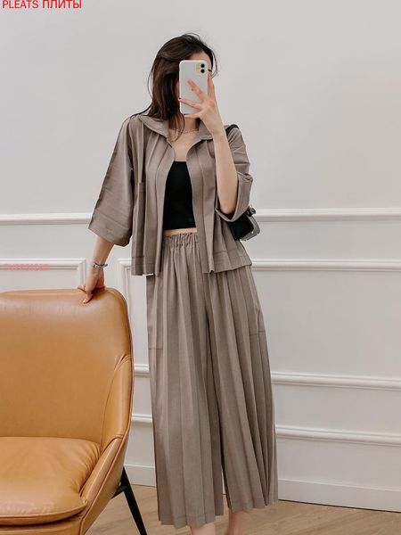women's two piece pants spring and summer miyake pleated three-dimensional pocket wide-leg straight-leg suit set pleats trousers, White
women's two piece pants spring and summer miyake pleated three-dimensional pocket wide-leg straight-leg suit set pleats trousers, White