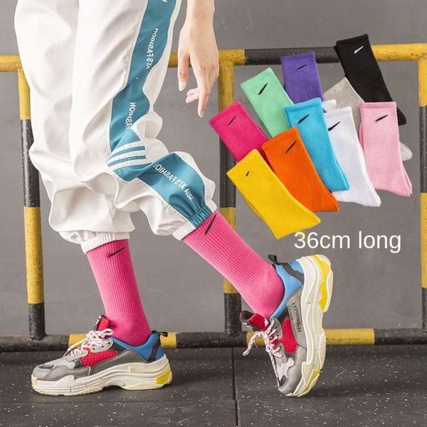 male and female student basketball socks sports matching hook autumn cotton, Black
male and female student basketball socks sports matching hook autumn cotton, Black
