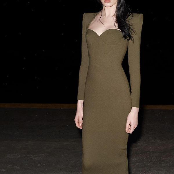 runway new fashion crepe sweetheart long sleeve bodycon dress 2021 autumn winter green midi bodycon dress club party, Black;gray
runway new fashion crepe sweetheart long sleeve bodycon dress 2021 autumn winter green midi bodycon dress club party, Black;gray