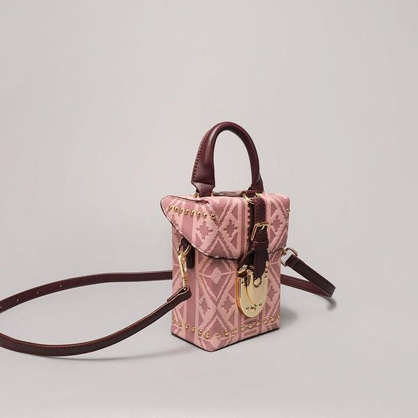evening bags high sense bag female 2021 trendy box mobile phone portable messenger small square satchels
evening bags high sense bag female 2021 trendy box mobile phone portable messenger small square satchels