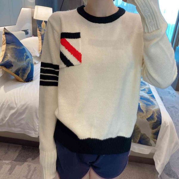 1406 thick needle cat claw cover scratch pattern four bar tb college korean loose couple contrast color top, White
1406 thick needle cat claw cover scratch pattern four bar tb college korean loose couple contrast color top, White