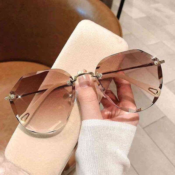 sunglasses women's korean fashion 2022 anti ultraviolet tan ins round face slim glasses, White;black
sunglasses women's korean fashion 2022 anti ultraviolet tan ins round face slim glasses, White;black