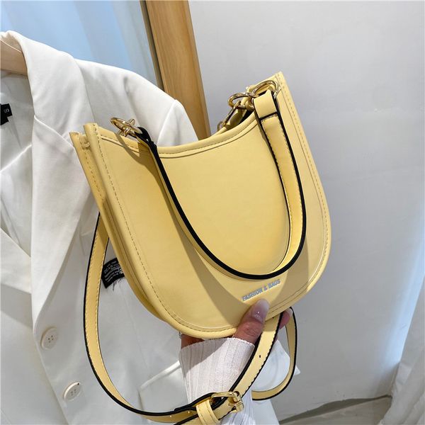2021 summer new family fresh and sweet business commuting ol one shoulder saddle portable messenger bag
2021 summer new family fresh and sweet business commuting ol one shoulder saddle portable messenger bag