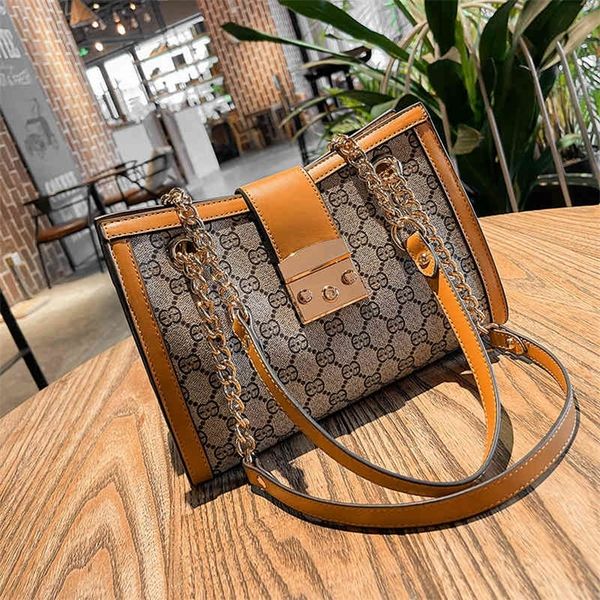 outlet sale 80% off version simple and versatile women's bag fashion trend hand small square single shoulder messenger bag
outlet sale 80% off version simple and versatile women's bag fashion trend hand small square single shoulder messenger bag