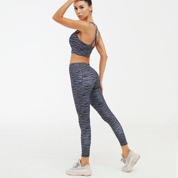 yoga outfits 2021 seamless print sports bra fitness suits set high waist leggings workout horse grain gym clothing athletic1, White;red
yoga outfits 2021 seamless print sports bra fitness suits set high waist leggings workout horse grain gym clothing athletic1, White;red