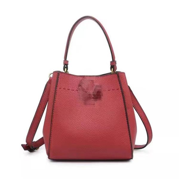 designer 2021 summer new trend fashion one shoulder messenger hand pu shopping bag
designer 2021 summer new trend fashion one shoulder messenger hand pu shopping bag