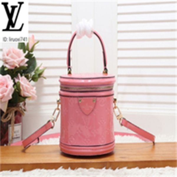 brand designer luxury pr92 m43986 pink patent leather embossed duffel bag women handbags iconic bags handles shoulder bags totes cross b
brand designer luxury pr92 m43986 pink patent leather embossed duffel bag women handbags iconic bags handles shoulder bags totes cross b