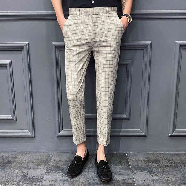 men's pants fine autumn plaid pants , thin male chess with small three-point feet, casual for summer students, korean fashion j1x5, Black
men's pants fine autumn plaid pants , thin male chess with small three-point feet, casual for summer students, korean fashion j1x5, Black