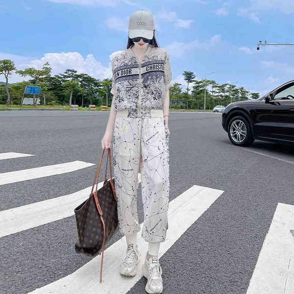 design clog 2021 new sports suit women's summer net red casual short sleeve foreign style, thin and fashionable two-piece set, White
design clog 2021 new sports suit women's summer net red casual short sleeve foreign style, thin and fashionable two-piece set, White