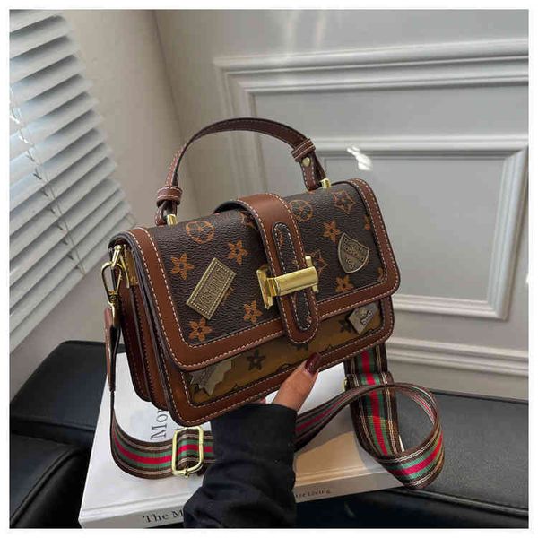2022 factory wholesale small square badge wide shoulder strap net red personalized trendy of new single shoulder messenger women's bag
2022 factory wholesale small square badge wide shoulder strap net red personalized trendy of new single shoulder messenger women's bag