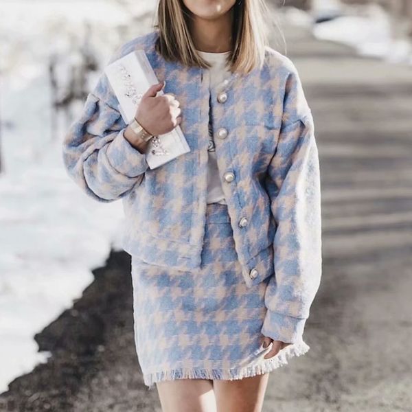 2021 new women autumn plaid two piece set woolen bottons long sleeves cardigans mini skirt elastic waist streetwear suit sets cd0p, Black;gray
2021 new women autumn plaid two piece set woolen bottons long sleeves cardigans mini skirt elastic waist streetwear suit sets cd0p, Black;gray