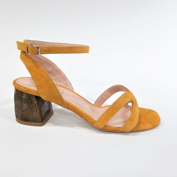 sandals genuine leather, suede, yellow, low heels, pointed toes, handmade,, Black
sandals genuine leather, suede, yellow, low heels, pointed toes, handmade,, Black
