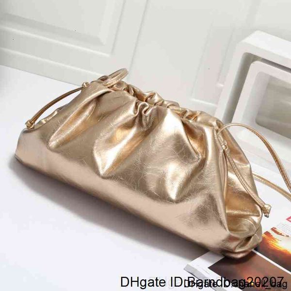 brand new sell hight quality cloud-wrapped soft leather madame single shoulder slant dumpling bag handbag day clutches bags 8
brand new sell hight quality cloud-wrapped soft leather madame single shoulder slant dumpling bag handbag day clutches bags 8