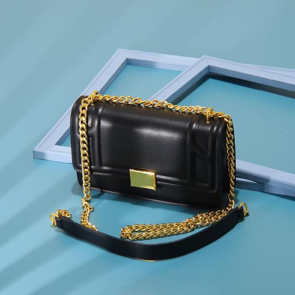 evening bags design simple chain samll pu leather crossbody for women 2021 female solid color fashion wild shoulder handbags
evening bags design simple chain samll pu leather crossbody for women 2021 female solid color fashion wild shoulder handbags