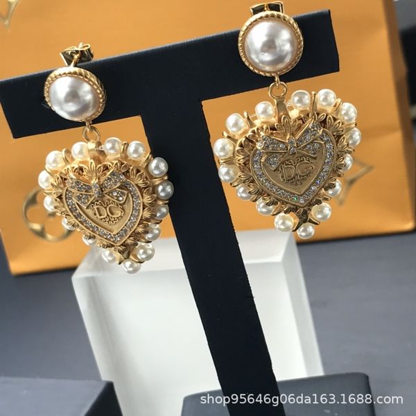 d home 21 pearl diamond inlaid ins love earrings cold wind s925 sier needle, Golden 
d home 21 pearl diamond inlaid ins love earrings cold wind s925 sier needle, Golden