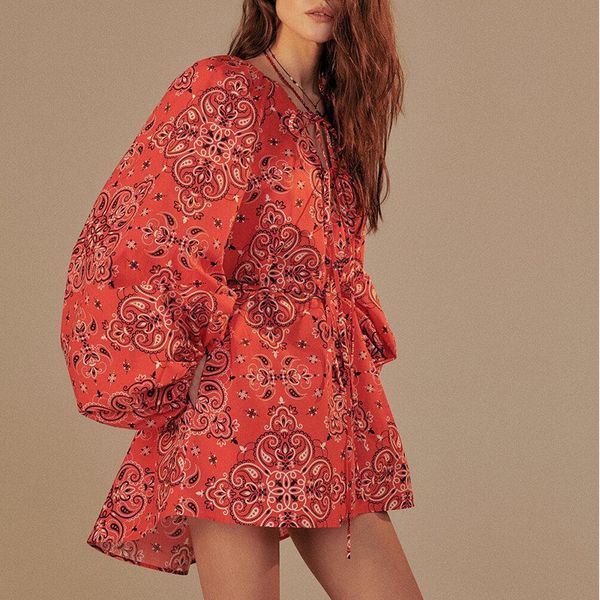 2021 women winter new fashion round neck lantern sleeve print lace short h61c, Black;gray
2021 women winter new fashion round neck lantern sleeve print lace short h61c, Black;gray