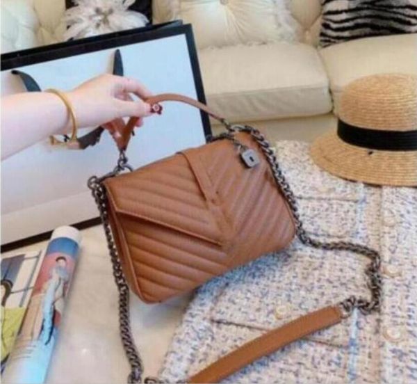 female luxury designer bag 2021 metal letter logo decorative shoulder bag 01001
female luxury designer bag 2021 metal letter logo decorative shoulder bag 01001